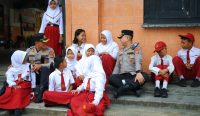 Cegah Perundungan Sejak Dini, Kapolres dan Wakapolres Belitung Sapa Murid SDN 1 Tanjungpandan