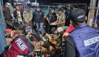 Razia di Ruko Sungai Daeng, Tim Gabungan Bangka Barat Sita Puluhan Botol Miras 